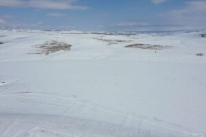 KARS (AA) – Kars'ta soğuk havanın etkisiyle yüzeyi donan Bayburt