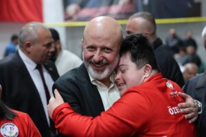 KAYSERİ (AA) – Kayseri'de Kocasinan Belediyesi öncülüğünde, hayırseverlerin desteğiyle engelli