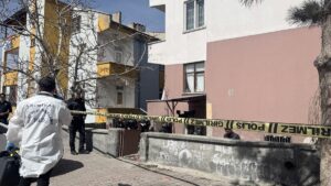 KAYSERİ (AA) – Kayseri'nin Melikgazi ilçesinde sobadan sızan karbonmonoksit gazından