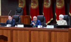 BİŞKEK (AA) – Kırgızistan meclisi, Kırgızistan Cumhurbaşkanı Sadır Caparov ile