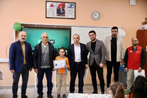 KOCAELİ (AA) – Kocaeli'nin Gebze ilçesinde Yeşilay tarafından başlatılan "Yakınımda