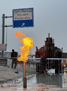 KOCAELİ (AA) – Kocaeli'nin Kartepe ilçesinde zemin etüdü sondaj çalışması