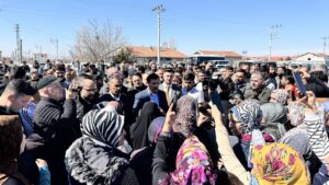 KONYA (AA) – Karatay Belediye Başkanı Hasan Kılca, bir bebeğin