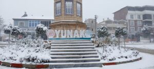 KONYA (AA) – Konya'da etkili olan kar yağışı ulaşımda aksamalara