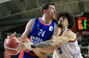 - Manisa Basket Divissa: 72 - Anadolu Efes: 83