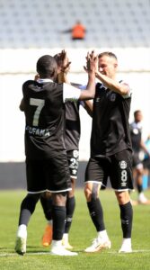 - Manisa FK: 2 - Siltaş Yapı Pendikspor: 0