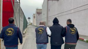 MERSİN (AA) – Mersin'de farklı suçlardan hakkında 15 yıl kesinleşmiş