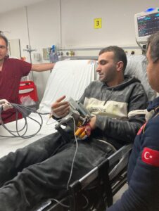 MERSİN (AA) – Mersin'in Mezitli ilçesinde inşaatta elini karot makinesine