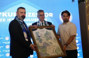 - "Bizi başka yerlere çekmeye çalışanlara, ayağımızı tutmaya çalışanlara bakmıyoruz.