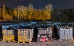 SAKARYA (AA) – Sakarya'da 370 bin litre kaçak akaryakıt ele