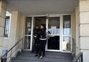 - Kadının kocasının da aralarında olduğu 3 yabancı uyruklu gözaltına