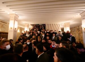 İSTANBUL (AA) – Saraçhane'de, İstanbul Büyükşehir Belediyesine (İBB) yönelik yolsuzluk