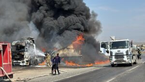 ŞIRNAK (AA) – Şırnak'ın Cizre ilçesinde tırda çıkan yangın, itfaiye
