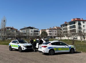 TEKİRDAĞ (AA) – Tekirdağ'ın Çorlu ilçesinde araçlarıyla drift atarak trafiği