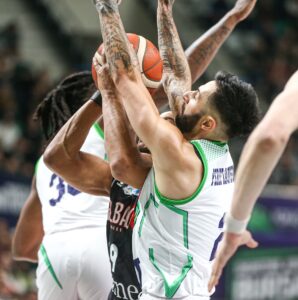 Salon: TOFAŞ Hakemler: Boris Krejic (Slovenya), Dariusz Zapolski (Polonya), Zdenko