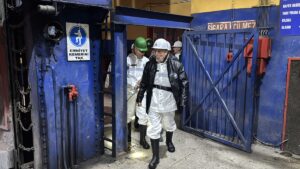 - "(İBB Başkanı İmamoğlu'nun gözaltına alınması) TÜRK-İŞ olarak her şeyin