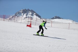 KAYSERİ (AA) – Türkiye Snowboard Şampiyonası'nda müsabakalar tamamlandı. Türkiye Kayak