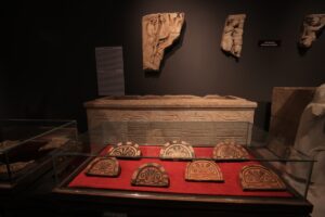 ANTALYA (AA) – Türkiye'den kaçırılan Septimius Severus'un heykel başı ve