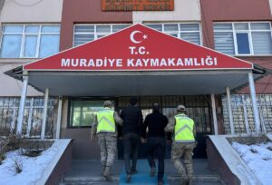 VAN (AA) – Van'ın Muradiye ilçesinde 4 düzensiz göçmen yakalandı,