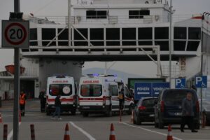 - Hafif yaralanan bazı yolculara sağlık ekipleri müdahale etti