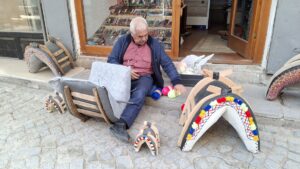 ANKARA (AA) – Ankara'nın Beypazarı ilçesinde "Yaşayan İnsan Hazinesi" ödüllü