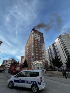 YOZGAT (AA) – Yozgat'ta, 17 katlı binanın son katındaki dairede