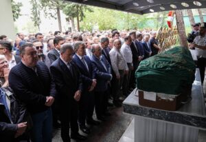 İZMİR (AA) – 11. Cumhurbaşkanı Abdullah Gül, İzmir'de vefat eden