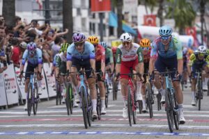 - Turun üçüncü etabında XDS Astana takımından Lev Gonov birinci