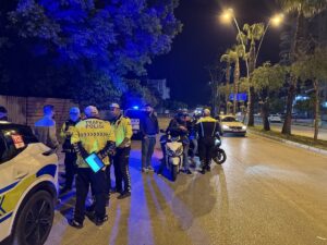ADANA (AA) – Adana'da polis ekiplerince, dron destekli trafik denetimi
