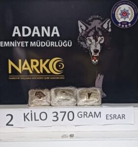 ADANA (AA) – Adana'da 2 kilo 370 gram esrar ele