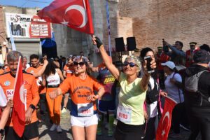 ADANA (AA) – Adana'da düzenlenen 13. Uluslararası Portakal Çiçeği Karnavalı