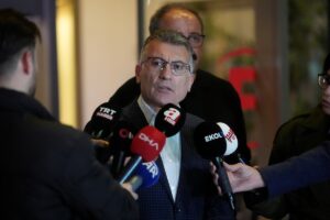 - "İnşallah tez zamanda iyileşir ve Meclis'te bizim aramıza dönerler.