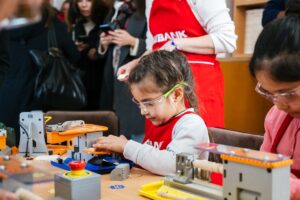 İSTANBUL (AA) – Akbank, "Dönüşümde Gelecek Var" projesiyle Kahramanmaraş merkezli