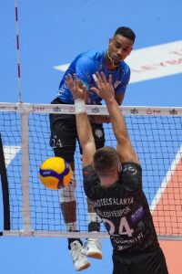 Salon: Atatürk Voleybol Vestel Spor Kompleksi Hakemler: İsmail Yıldırım, Serhat