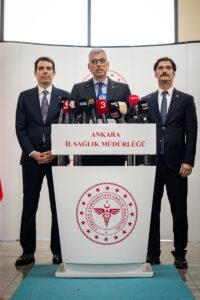 ANKARA (AA) – Sağlık Bakanı Kemal Memişoğlu, "Bugün aşılar sayesinde