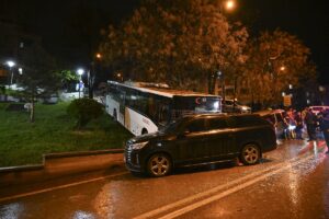 ANKARA (AA) – Ankara'nın Etimesgut ilçesinde park halindeyken freni boşalan