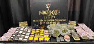 ANTALYA (AA) – Antalya'da uyuşturucu ticareti yaptıkları iddiasıyla gözaltına alınan
