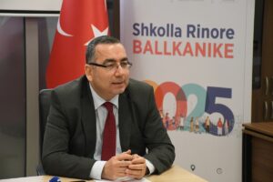 TİRAN (AA) – Arnavutluk'un başkenti Tiran'da farklı alanlarda öğrenim gören