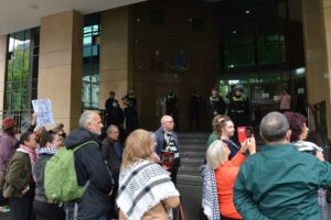 - Sloganı atan iş insanı Hash Tayeh, hakaret içeren ifade