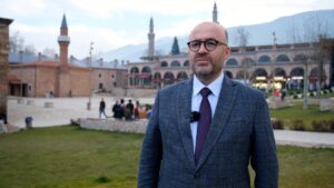 - "Bursa'mızın kalbi Tarihi Hanlar ve Çarşılar bölgesi nefes aldı.