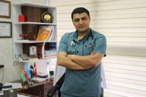 BAKÜ (AA) – RUSLAN REHİMOV – Azerbaycan'da bir hastanenin önünde