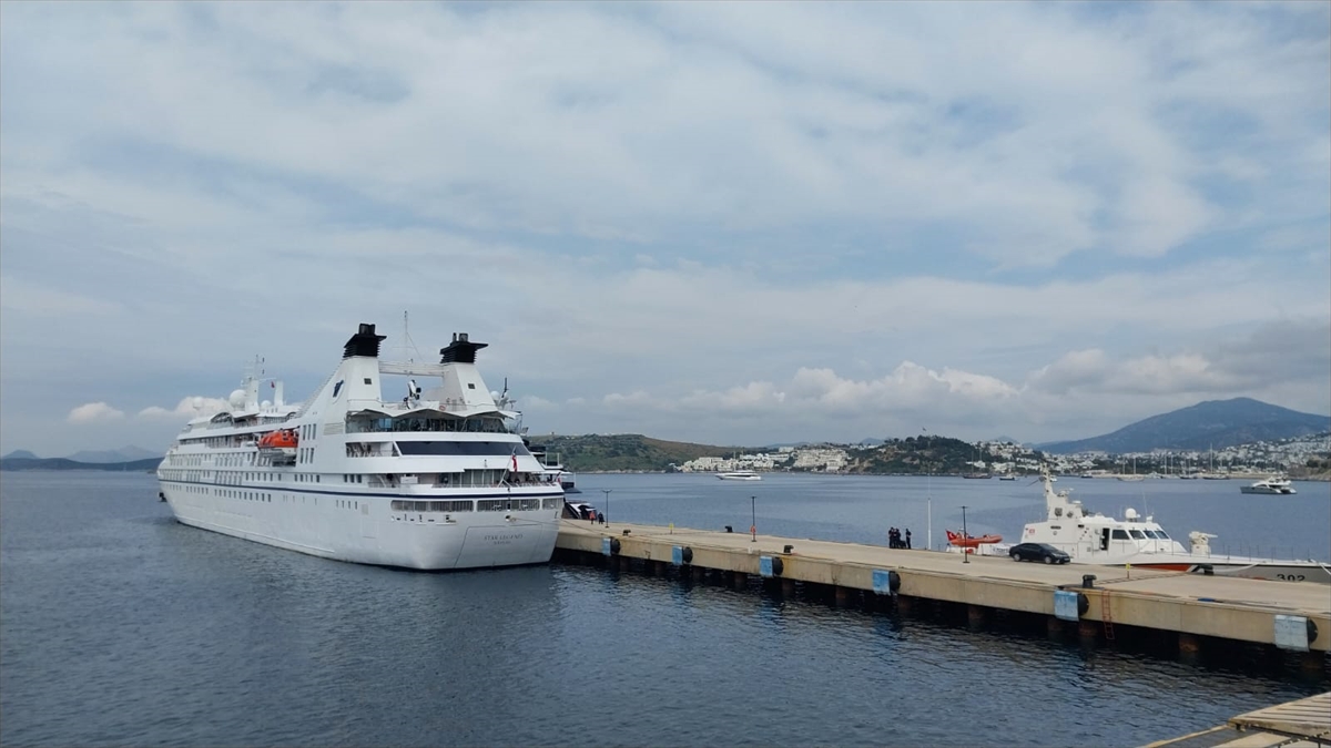 Bodrum'a “Star Legend” kruvaziyeriyle 286 yolcu geldi