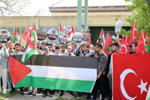 BURSA (AA) – Bursa'da İsrail'in Gazze'ye yönelik saldırıları, Filistinli Öğrenciler