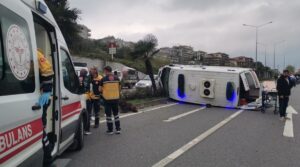 BURSA (AA) – Bursa'nın Mudanya ilçesinde hasta taşıyan ambulansın, karşı