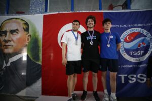 - Federasyon Kupası ve Türkiye Şampiyonası'nda 2'si bireysel olmak üzere