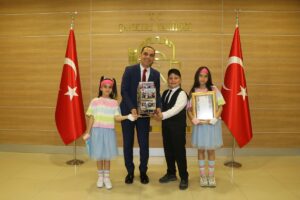 ÇANKIRI (AA) – Çankırı Valisi Mustafa Fırat Taşolar, minik valiye