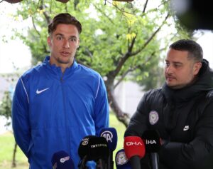 - "Açıkça söylemek gerekirse şu an ligde istediğimiz noktada değiliz.