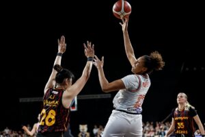 Salon: Servet Tazegül Hakemler: Mehmet Şahin, Önder Yılmaz ve Nagehan