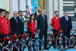 ANKARA (AA) – Cumhurbaşkanı Recep Tayyip Erdoğan, "60. Cumhurbaşkanlığı Türkiye