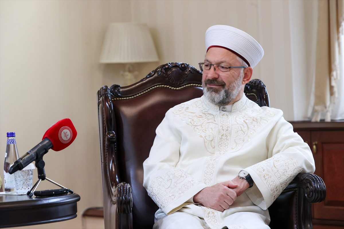 Diyanet İşleri Başkanı Erbaş, Dünya Müslüman Alimler Birliği heyetini ağırladı
